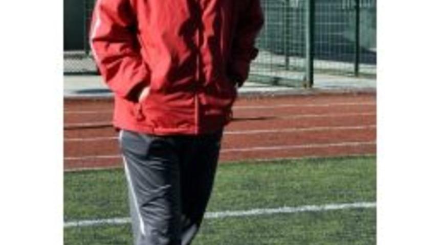 Kozlu Belediyespor Lige Tutunmaya &Ccedil;alışıyor