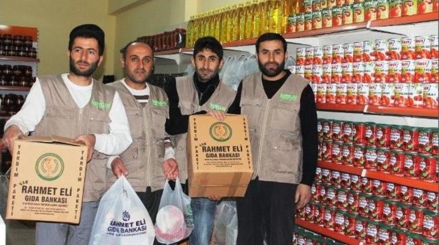 Rahmet Eli Gıda Bankası&rsquo;ndan 699 Aileye Yardım