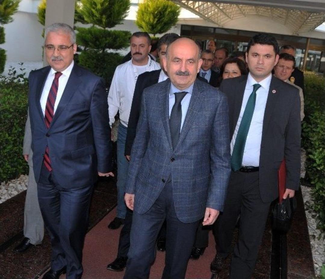 Bakan M&uuml;ezzinoğlu: &ldquo;s&uuml;reci Bekleyeceğiz&rdquo;