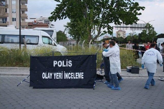 Eşini Sokak Ortasında &Ouml;ld&uuml;r&uuml;p İntihar Etti 2