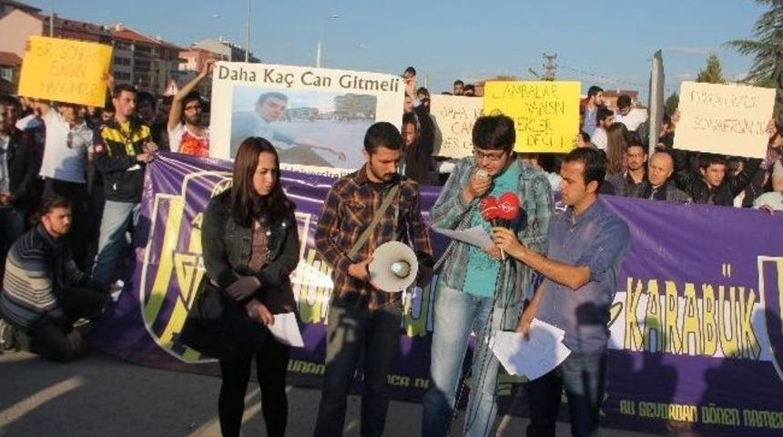 &Ouml;len Arkadaşları İ&ccedil;in Yol Kapatarak Eylem Yaptılar