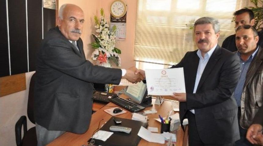 Yatağan&rsquo;da Ak Parti'li Meclis &Uuml;yeleri Mazbatalarını Aldı