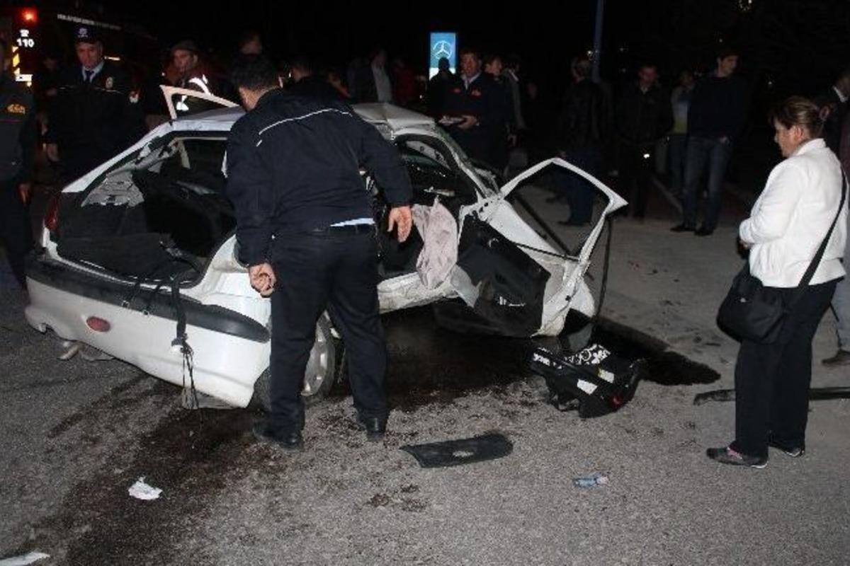 Başkent&rsquo;te Feci Kaza: 3 &Ouml;l&uuml;, 2 Yaralı