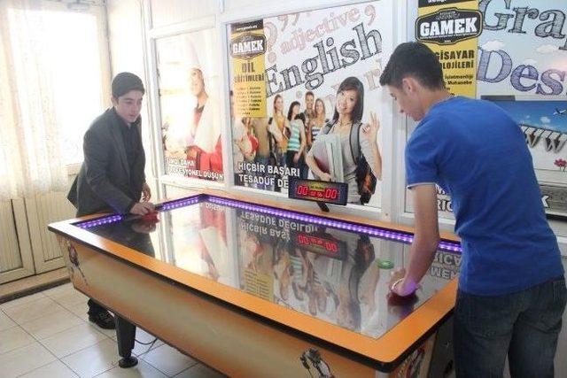 Gamek Gen&ccedil;lere Oyun Salonu Kurdu 1