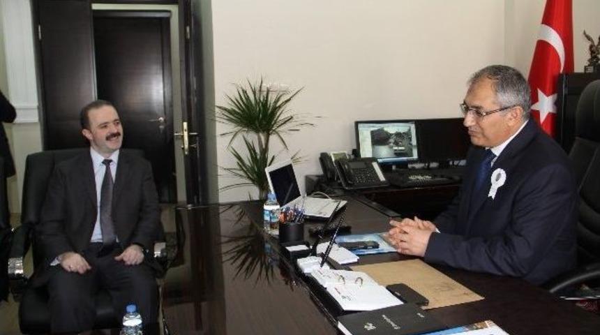 Tuşba Belediye Başkanı Do&ccedil;. Dr &Ouml;zg&ouml;k&ccedil;e&rsquo;den İl Emniyet M&uuml;d&uuml;r&uuml; Karaslan&rsquo;a Ziyaret