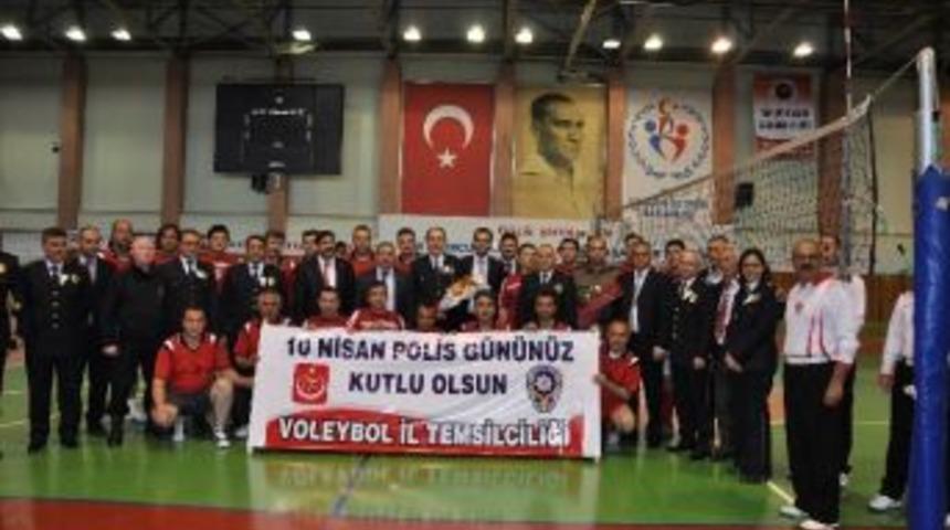 Valilik Kupası Veteranlar Voleybol M&uuml;sabakası Başladı