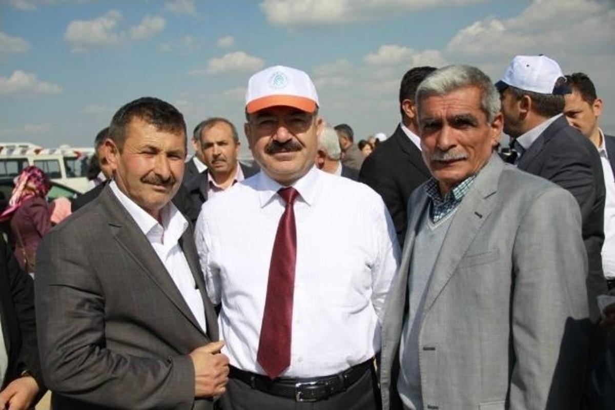 Yıldırım Beyazıt &Uuml;niversitesi Kamp&uuml;s Alanına İlk Fidanlar Dikildi