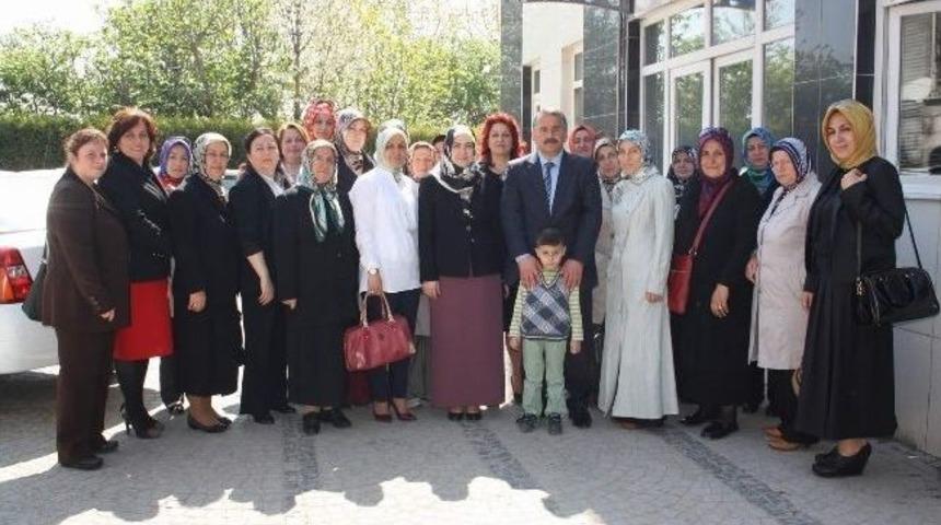 Ak Parti İl Kadın Kollarından Başkan Karakulluk&ccedil;u&rsquo;ya Ziyaret