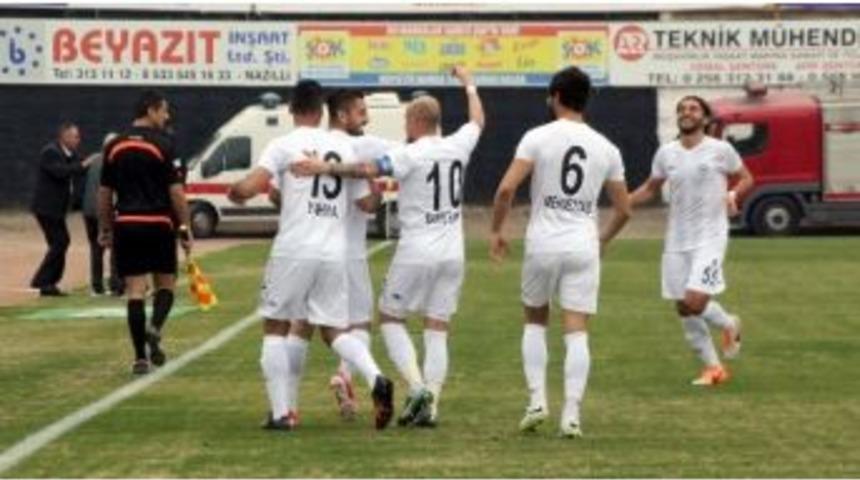 Nazilli Belediyespor'un Forveti Durdu