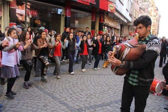 Arkadaşlığın Böylesi