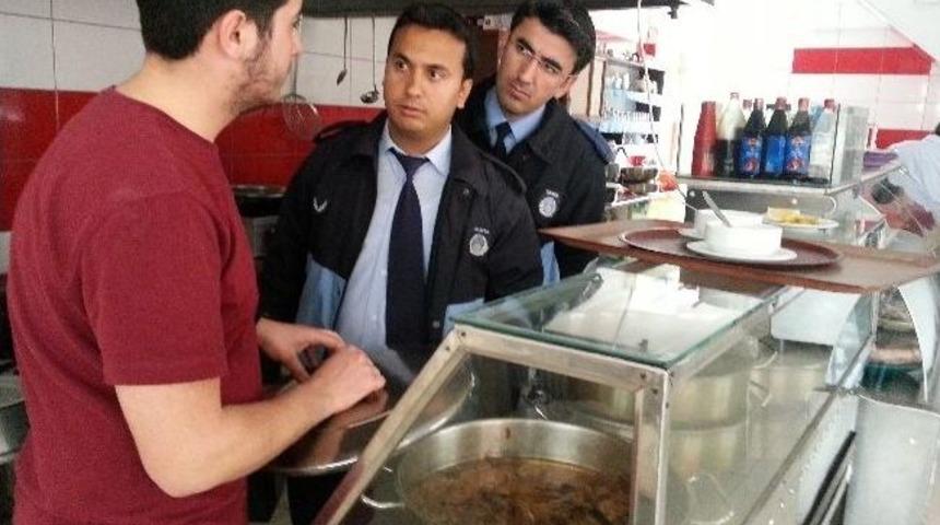 Kumluca’da Zabıta Ekiplerinden Ruhsat Denetimi