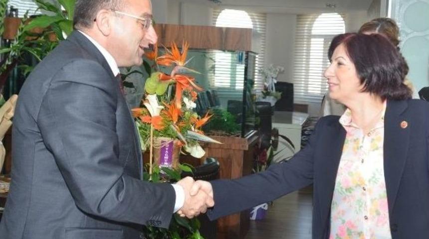 Başkan &Uuml;z&uuml;lmez Muhtarları Ağırladı