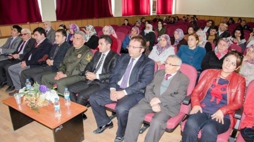 G&uuml;zelyurt'ta Kanser Konulu Konferans