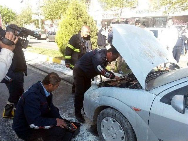 Seyir Halindeki Otomobil Yandı 1