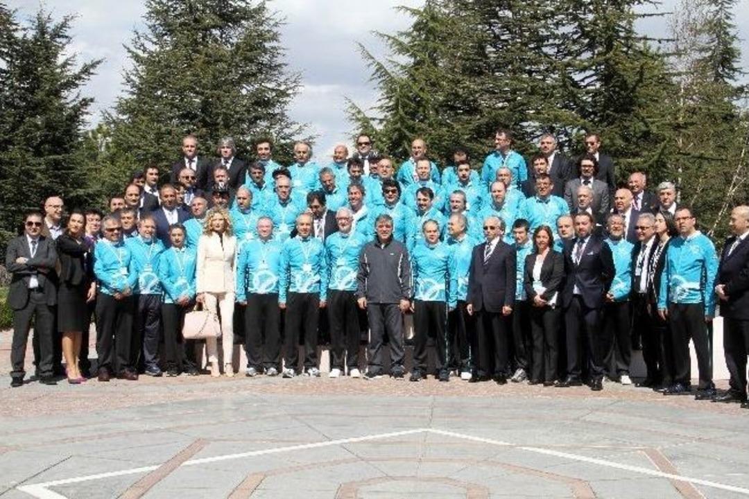 Cumhurbaşkanı G&uuml;l, 50. Cumhurbaşkanlığı Bisiklet Turu Tanıtımında Pedal &Ccedil;evirdi