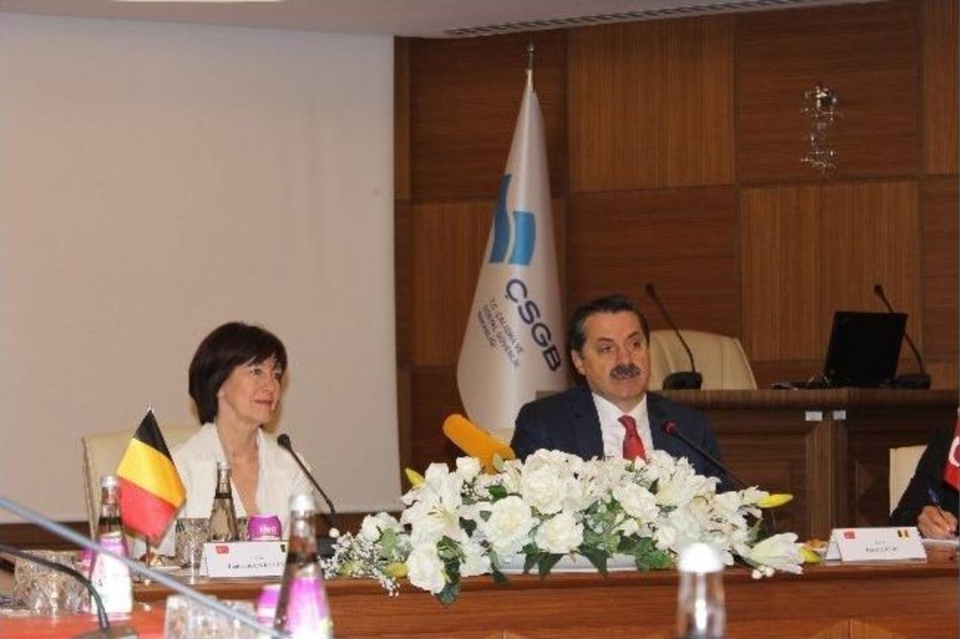 Bakan &Ccedil;elik'ten 1 Mayıs Kutlamaları A&ccedil;ıklaması: