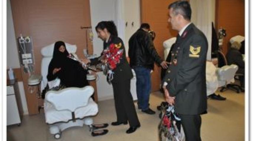 Jandarmadan Hastalara Ziyaret