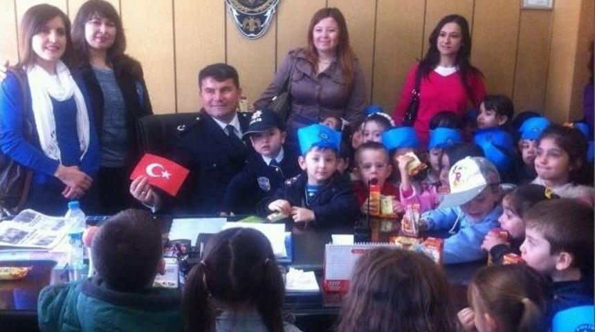 Miniklerden İl&ccedil;e Emniyet M&uuml;d&uuml;rl&uuml;ğ&uuml; Ziyareti