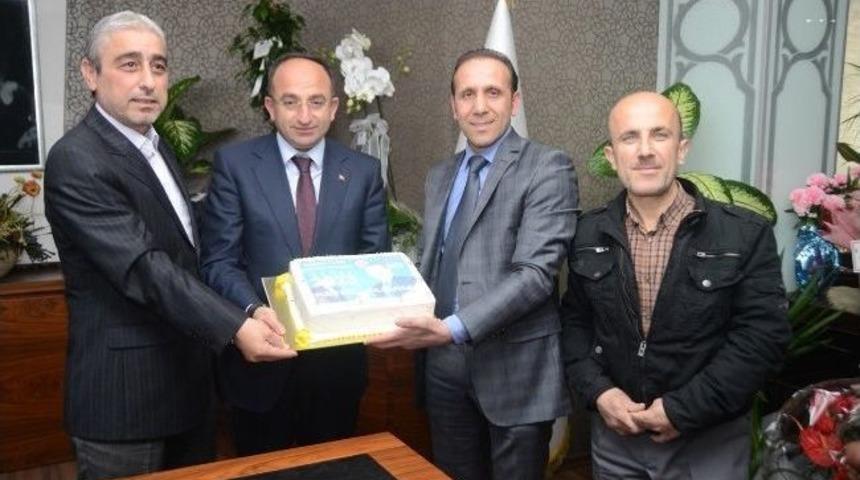 Başkan &Uuml;z&uuml;lmez&rsquo;e Ziyaretler Devam Ediyor