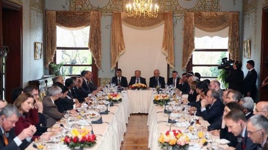 Kadir Topbaş'tan, Başkonsoloslara: &ldquo;oy Verecek Olsaydınız Beni Tercih Ederdiniz"