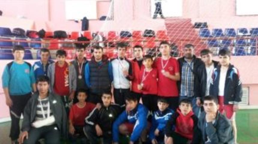 Malatyalı G&uuml;reş&ccedil;ilerin Başarısı