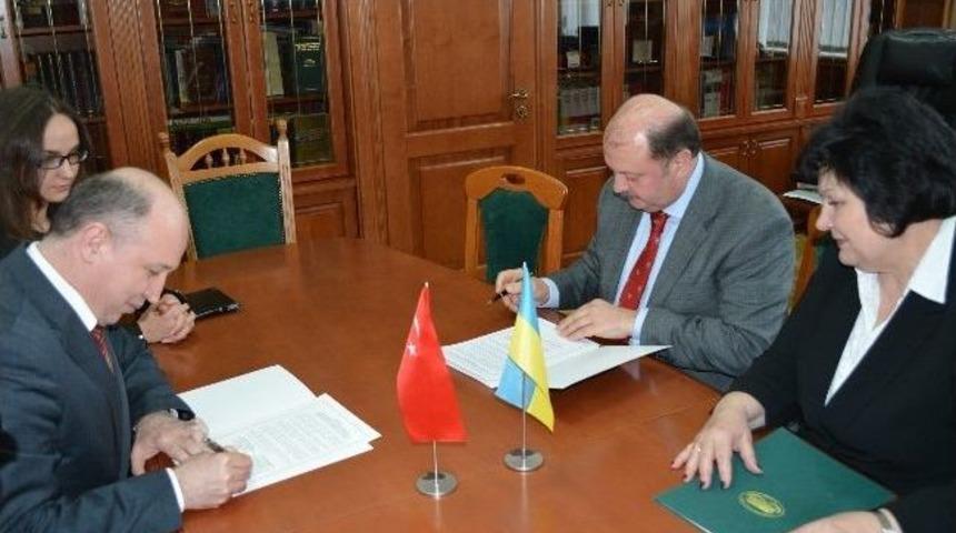 Ukrayna&rsquo;da Diplomasi Akademisi İle İşbirliği