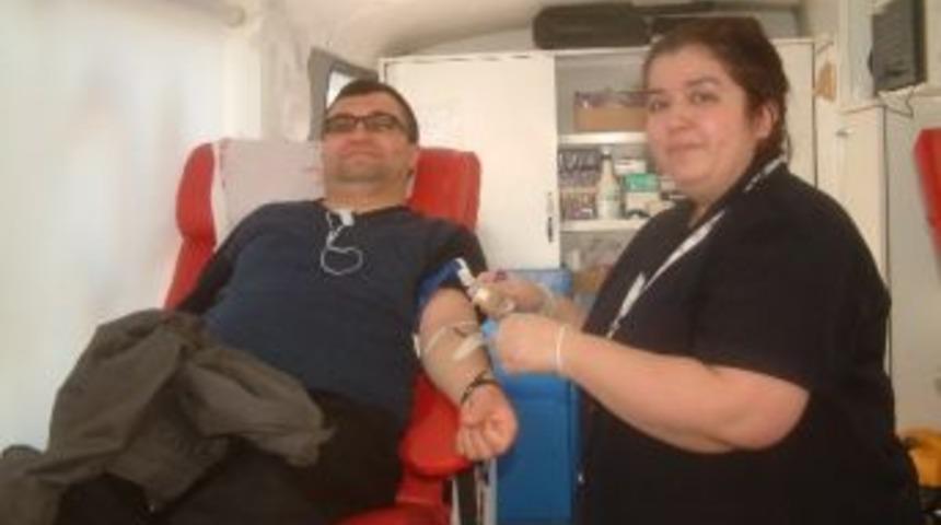 Burhaniye&rsquo;de Kan Bağışına Yoğun İlgi