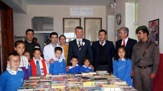 Tuzlukçu’da Jandarmadan Kitap Bağışı