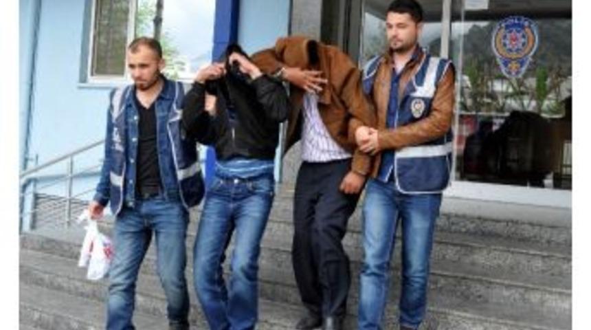 Alanya'da İki Kardeş Esrarla Yakalandı