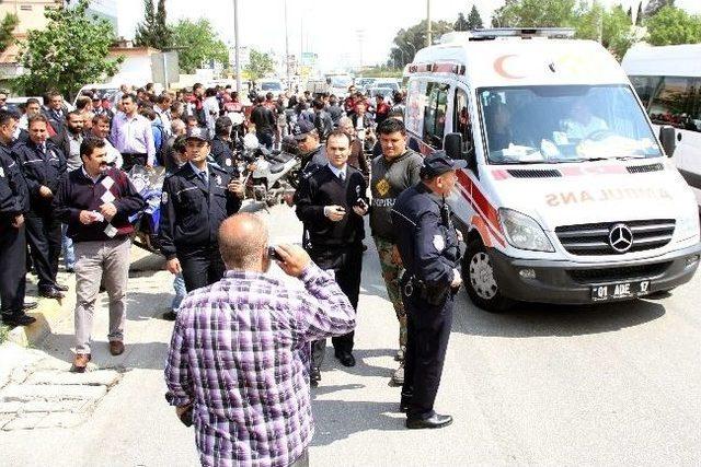 Polis Yayaya Çarptı: 3 Yaralı