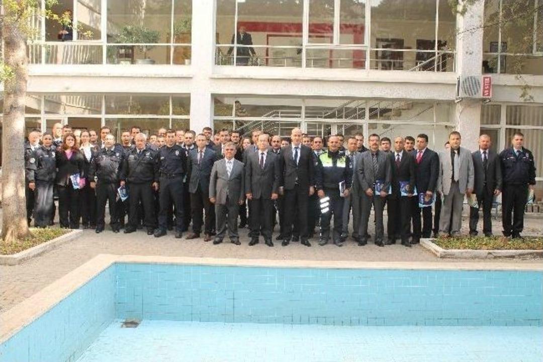 Fethiye'de Başarılı Polisler &Ouml;d&uuml;llendirildi