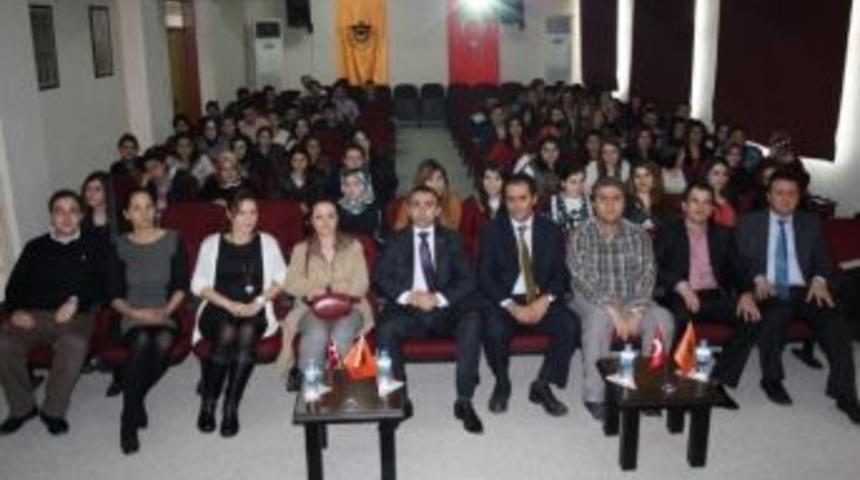 Nk&uuml;&rsquo;de 'kanserle M&uuml;cadele Eğitimi' Konulu Konferans D&uuml;zenlendi