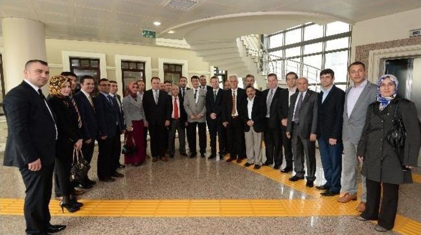 D&uuml;ndar&rsquo;a Ziyaret&ccedil;i Akını Devam Ediyor