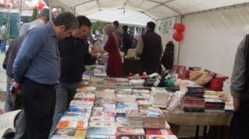 Kutlu Doğum Haftası&rsquo;nda Kitap Sergisi
