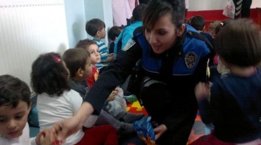 Polislerden, Minik &Ouml;ğrencilere Ziyaret