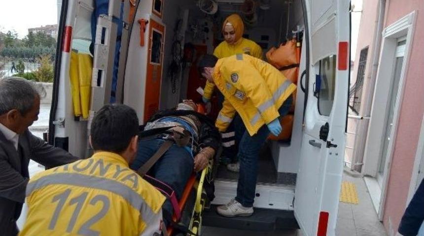 Kulu'da İki Otomobil &Ccedil;arpıştı: 4 Yaralı