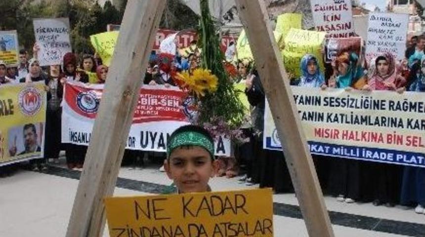 Mısır&rsquo;da 529 Kişiye İdam Kararı Verilmesine Tepkiler