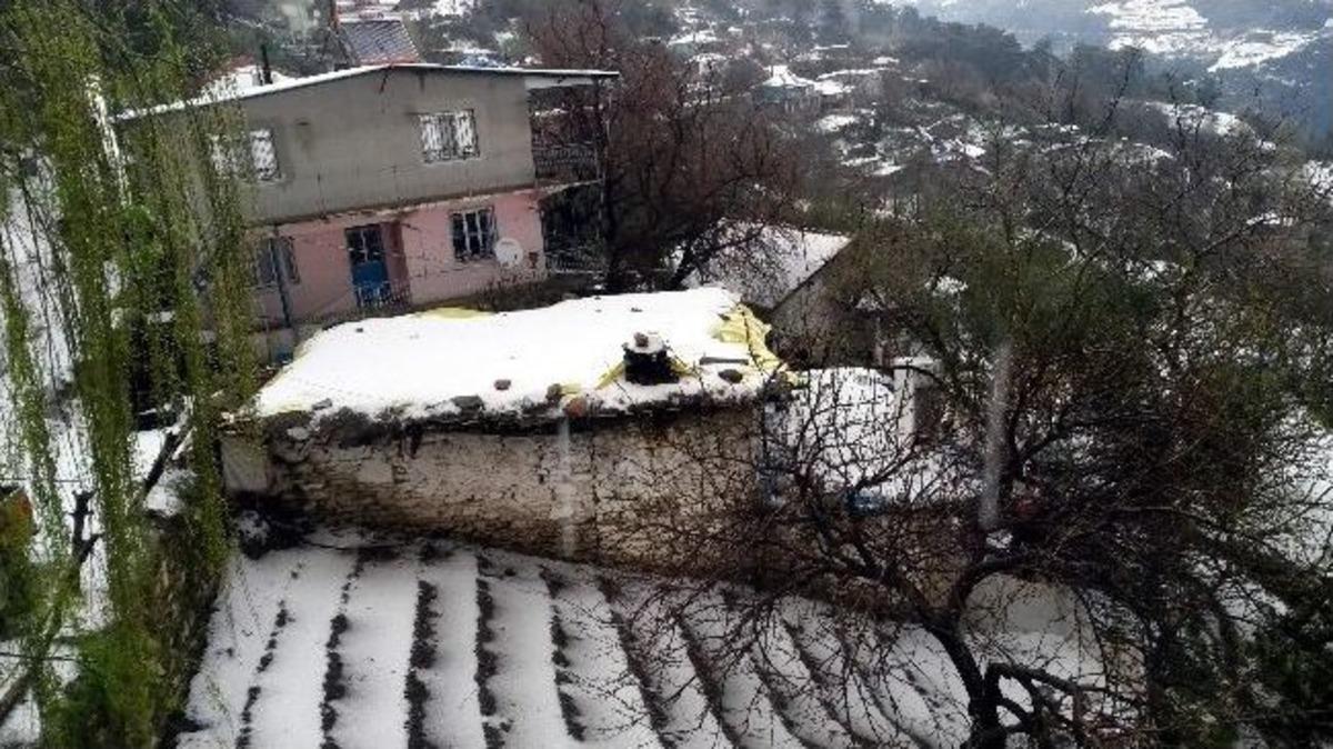 (&ouml;zel Haber) Aydın&rsquo;ı Kar Değil Dolu Beyaza B&uuml;r&uuml;d&uuml;