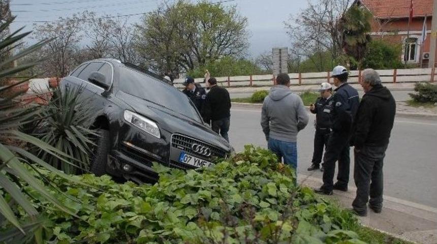 Duvarı Aşan Cip Alt Yola İndi