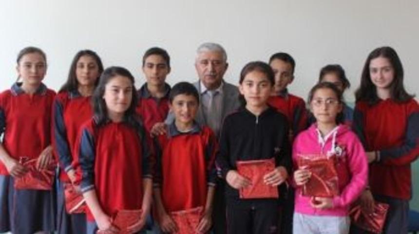 Yerk&ouml;y&rsquo;de Kitap Kurtları &Ouml;d&uuml;llendirildi