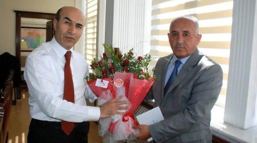 M&uuml;ft&uuml; &Ouml;zt&uuml;rk&ccedil;&uuml;&rsquo;den Vali Demirtaş&rsquo;a Kutlu Doğum Ziyareti