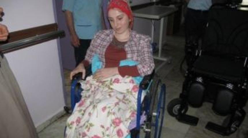 Kaymakam Arık&rsquo;tan Engelli Vatandaşa Tekerlekli Sandalye