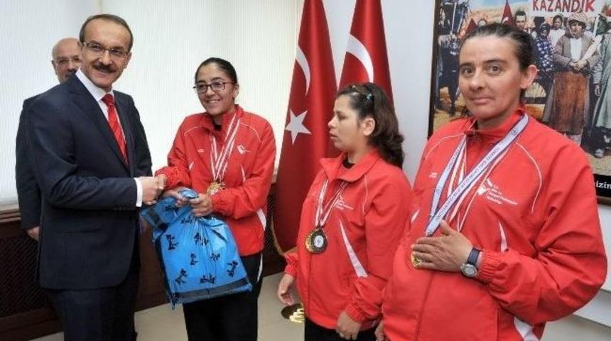 Vali Yavuz: &ldquo;engelleri Kaldırıp Engelsiz Bir Yaşam İ&ccedil;in &Ccedil;alışıyoruz&rdquo;