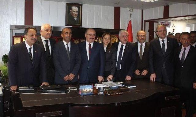 &Ccedil;elik&rsquo;ten Başkan &Ouml;zdemir&rsquo;e Hayırlı Olsun Ziyareti 1