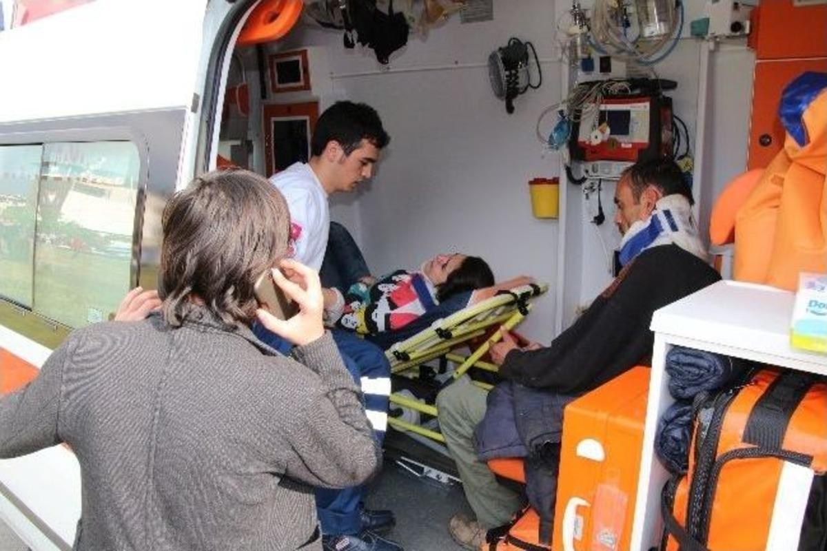 Nazilli&rsquo;de Trafik Kazası; 8 Yaralı
