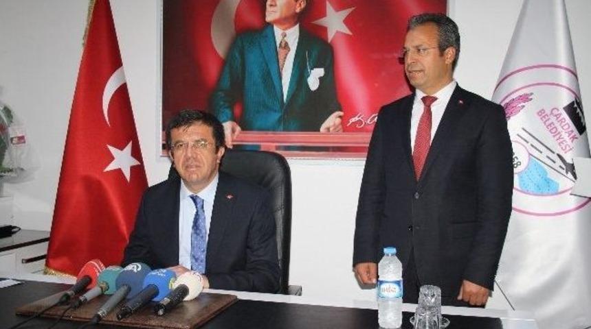 Ekonomi Bakanı Zeybekci: &ldquo;t&uuml;rkiye&rsquo;nin Yeni Bir Anayasa İhtiyacı Var&rdquo;