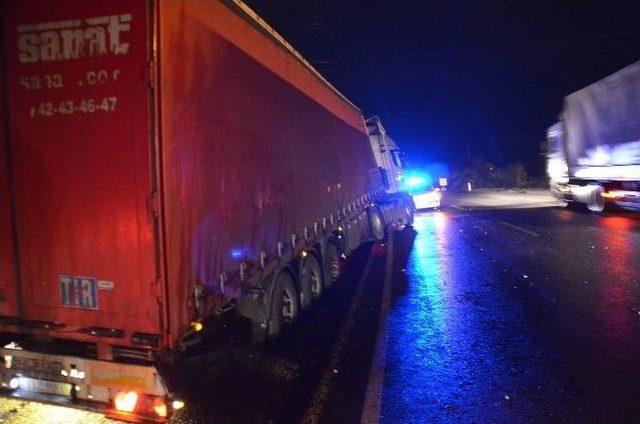 D-100 Karayolunda 2 Tır &Ccedil;arpıştı: 1 Yaralı 1