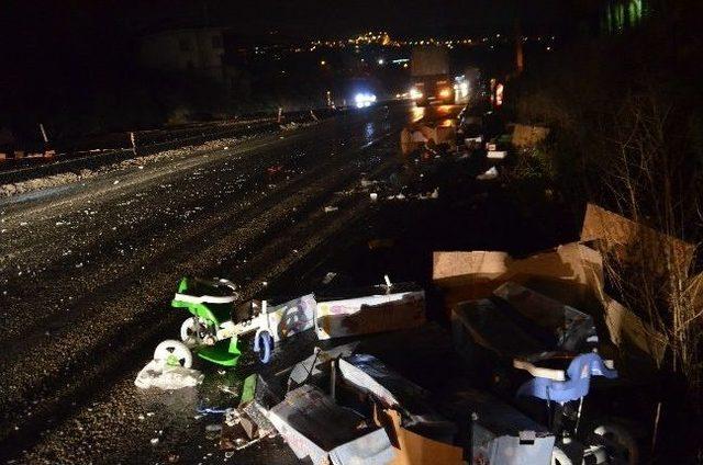 D-100 Karayolunda 2 Tır &Ccedil;arpıştı: 1 Yaralı 2