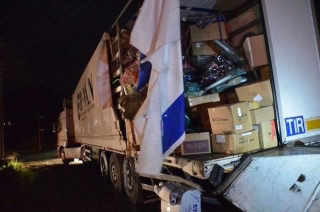 D-100 Karayolunda 2 Tır &Ccedil;arpıştı: 1 Yaralı 3