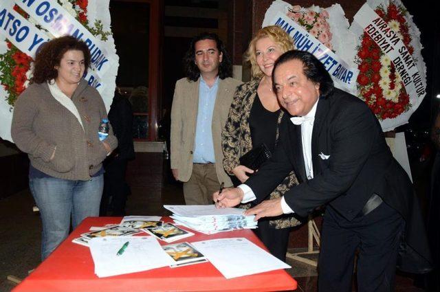 &Uuml;nl&uuml; Orkestra Şefi Rahbari, Antalya da Orkestra Y&ouml;netti 1